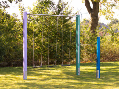 Schaukelgestell, Einzel-, Doppel,- und Dreierschaukel mit Turnreck, 90 Grad