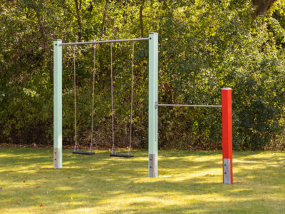 Schaukelgestell, Einzel-, Doppel,- und Dreierschaukel mit Turnreck, gerade