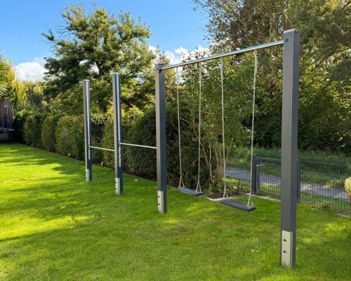 Doppelschaukel mit Doppelturnreck